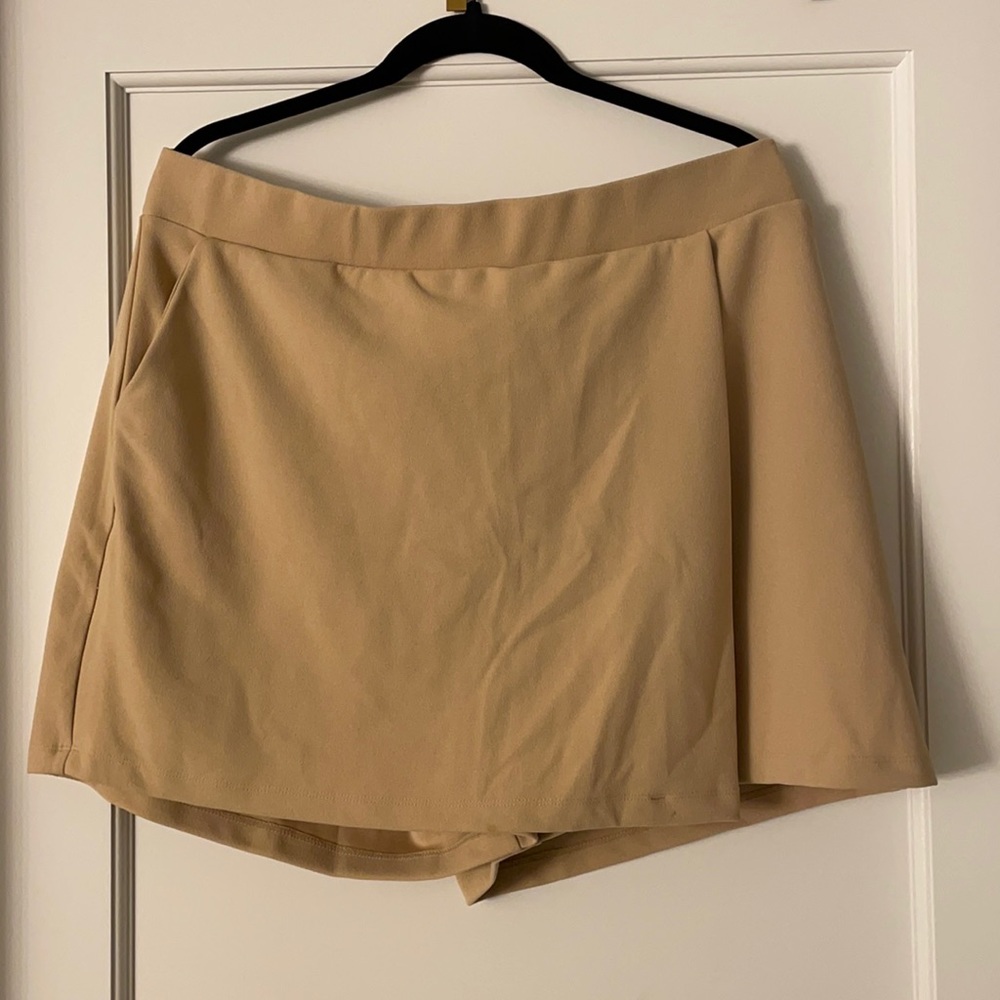 Nude shorts / skirt size 0XL